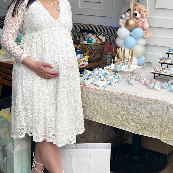 Queen Bee Maternity White Lace Dress - Picture 3 of 5